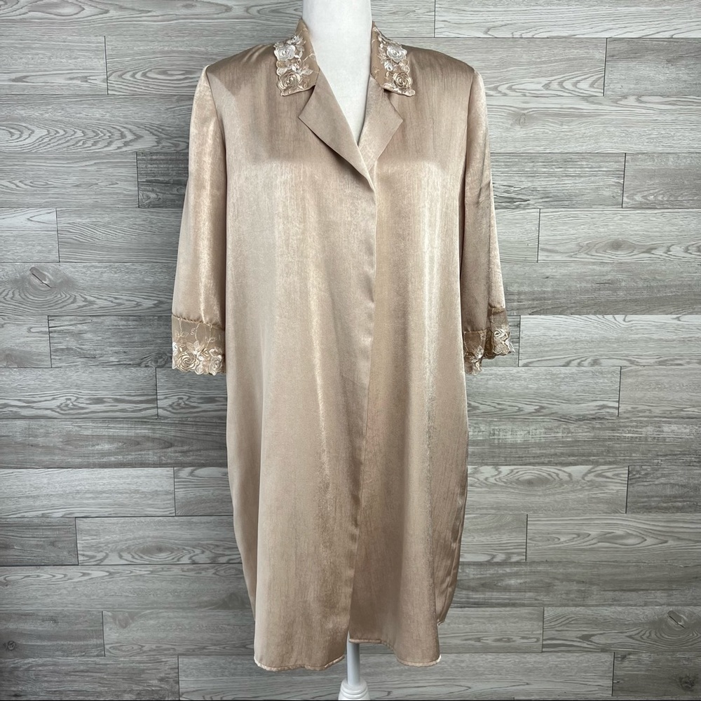 Vintage Vanity Tan Embroidered Collar Lace Trim Cuff Long Sleeve Robe Dress